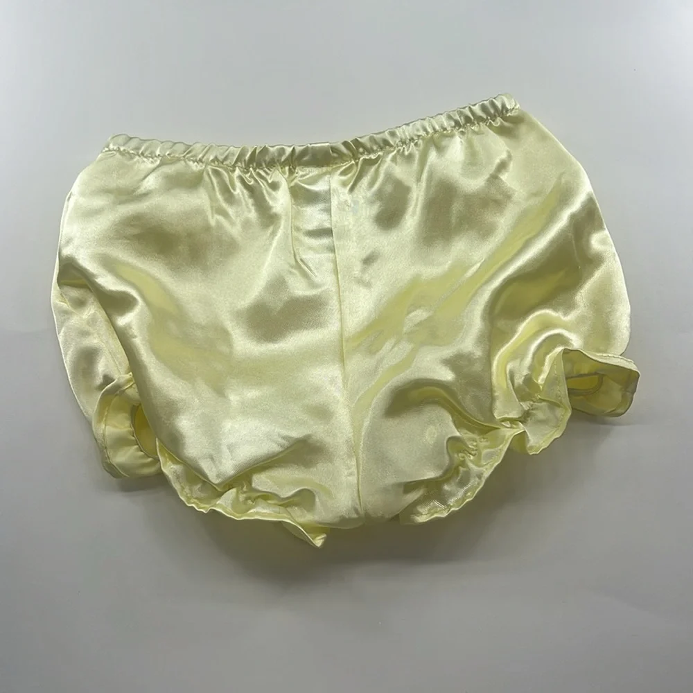N/A diaper cover